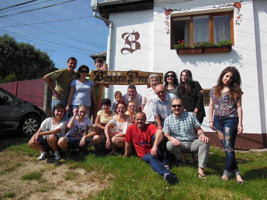 Pension Bassen Bazna Bagian luar foto