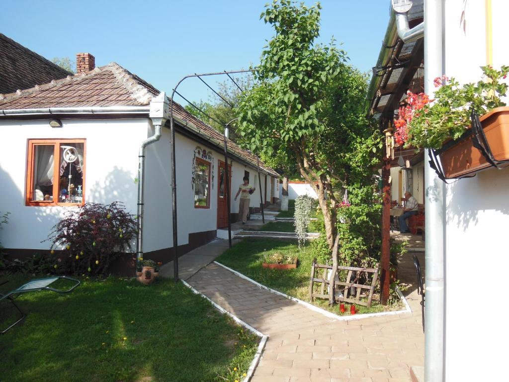 Pension Bassen Bazna Bagian luar foto